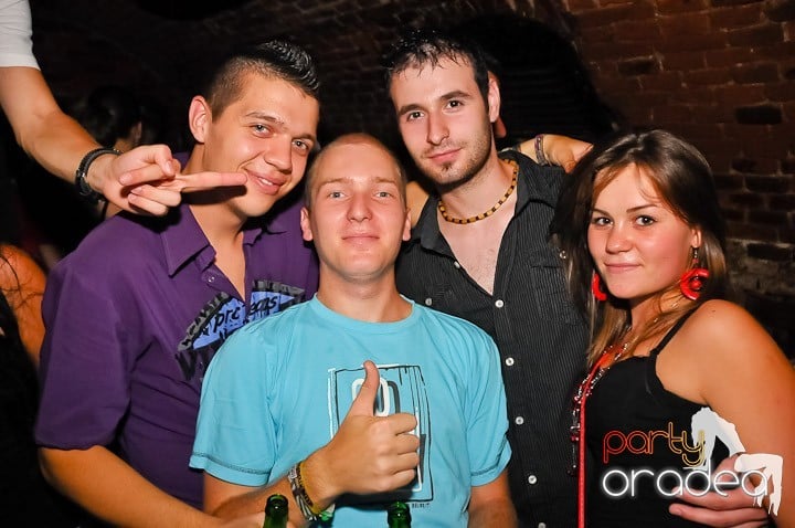 Muzică şi dans în Escape, 