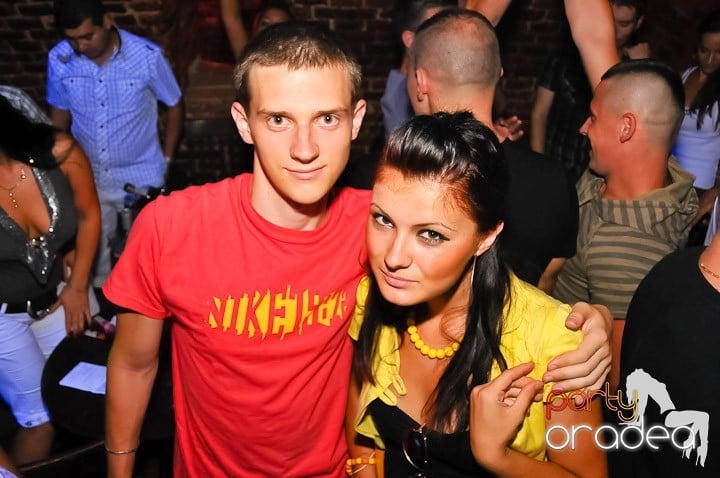 Muzică şi dans în Escape, 