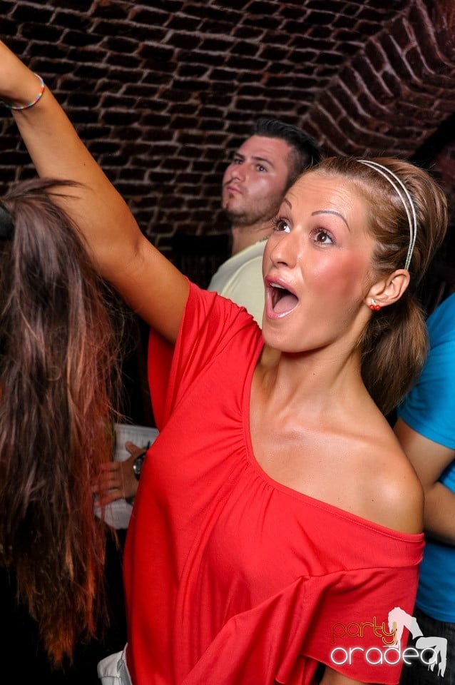 Muzică şi voie bună în Club Escape, 