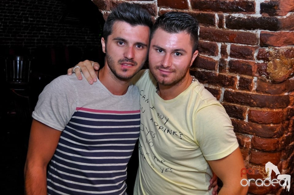 Muzică şi voie bună în Club Escape, 