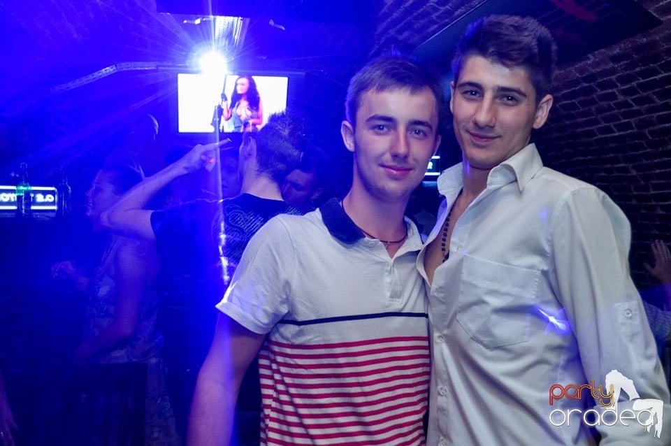Muzică şi voie bună în Club Escape, 