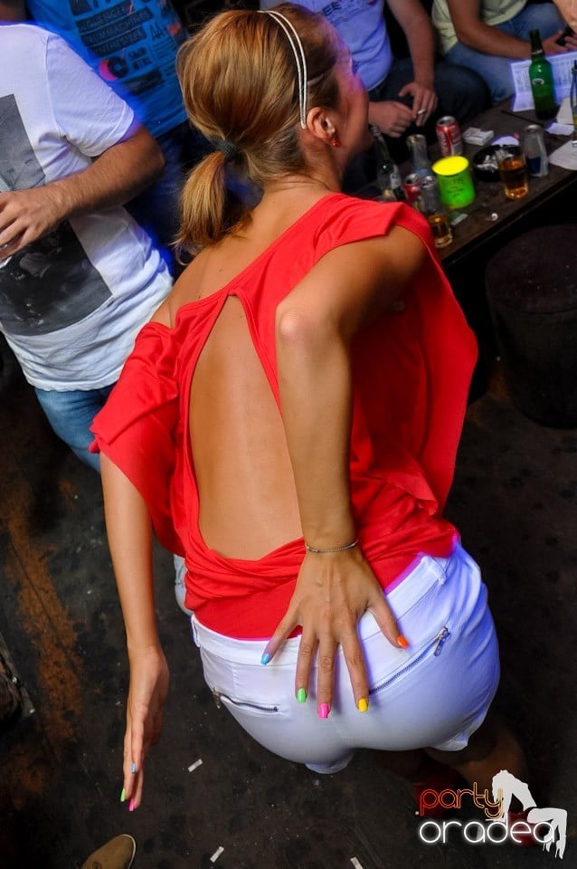 Muzică şi voie bună în Club Escape, 