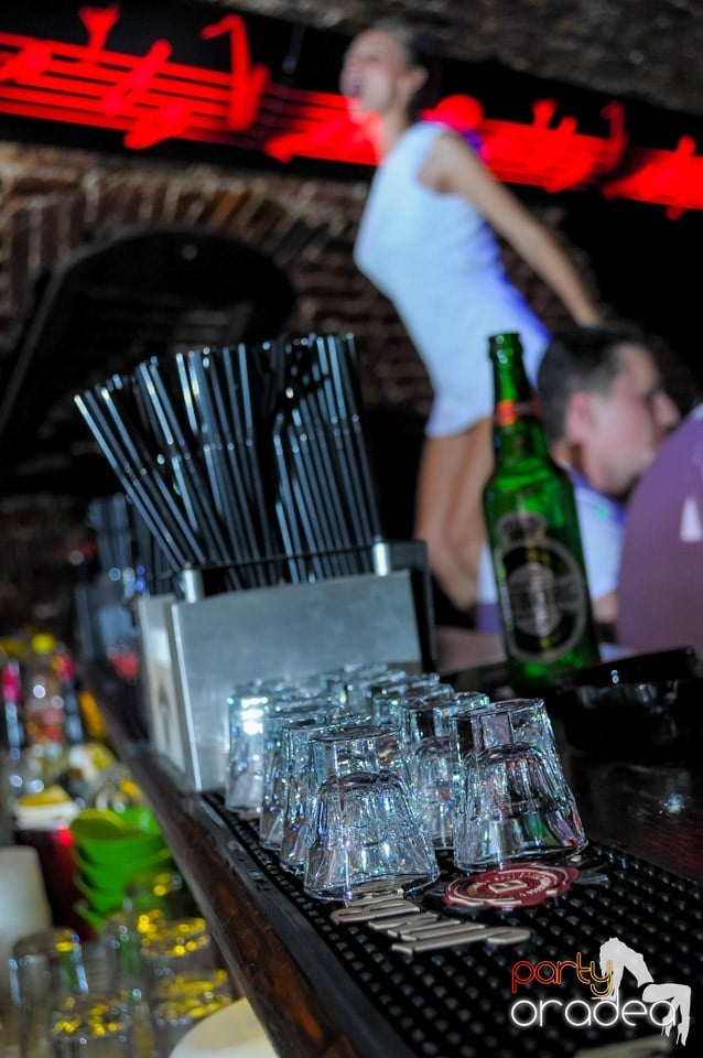 Muzică şi voie bună în Club Escape, 