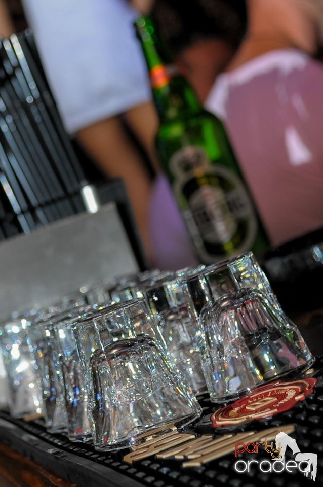 Muzică şi voie bună în Club Escape, 