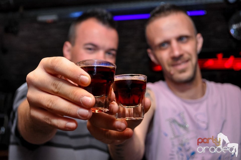 Muzică şi voie bună în Club Escape, 