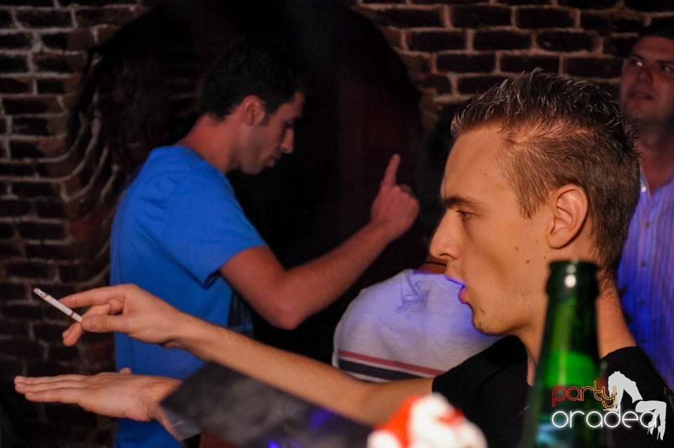 Muzică şi voie bună în Club Escape, 