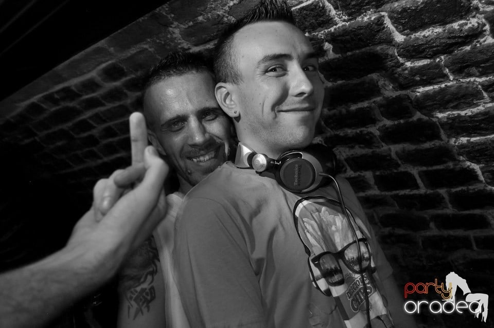 Muzică şi voie bună în Club Escape, 