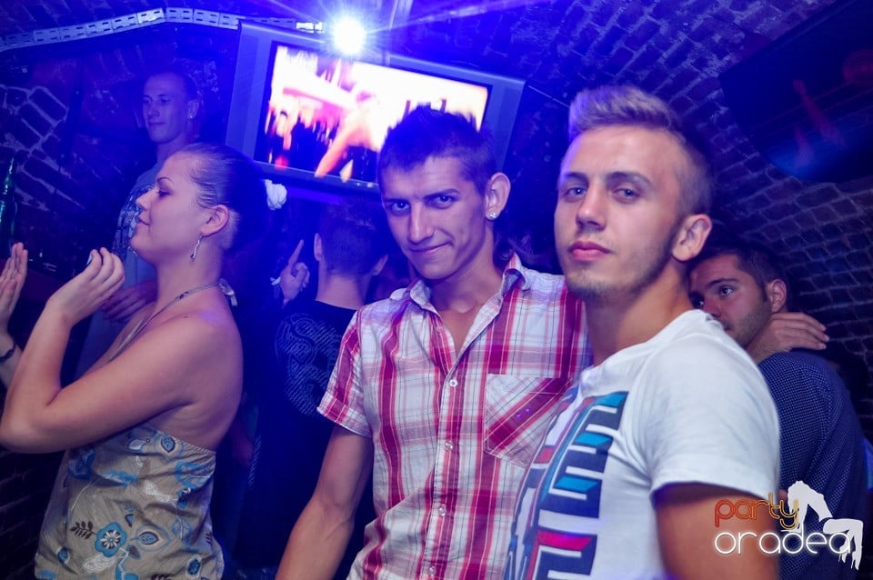 Muzică şi voie bună în Club Escape, 