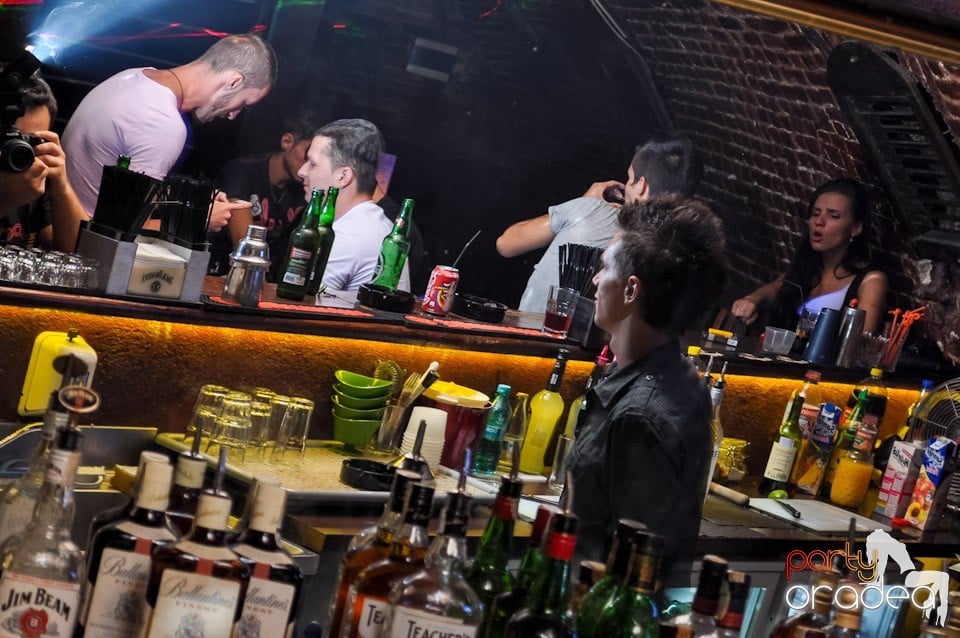 Muzică şi voie bună în Club Escape, 