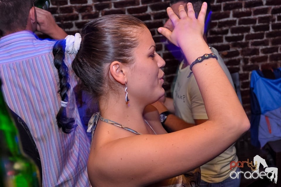 Muzică şi voie bună în Club Escape, 