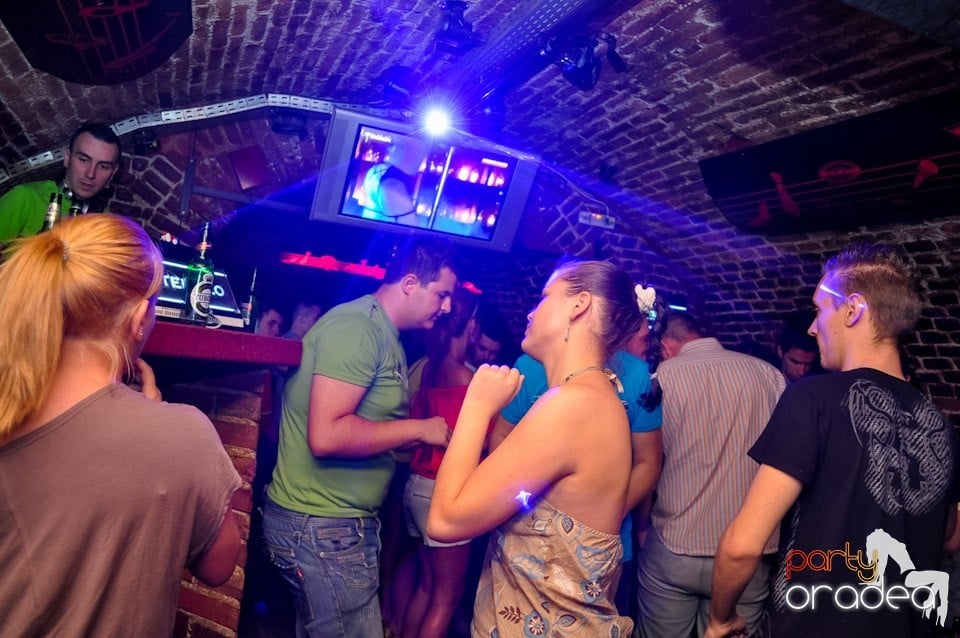 Muzică şi voie bună în Club Escape, 