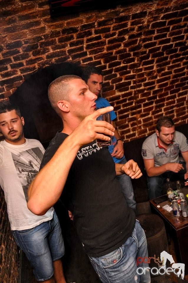 Muzică şi voie bună în Club Escape, 