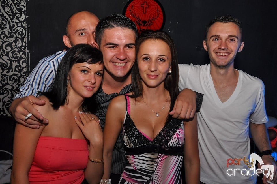 Muzică şi voie bună în Life Club,