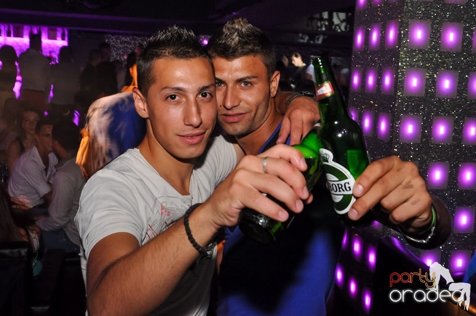 Muzică şi voie bună în Life Club,