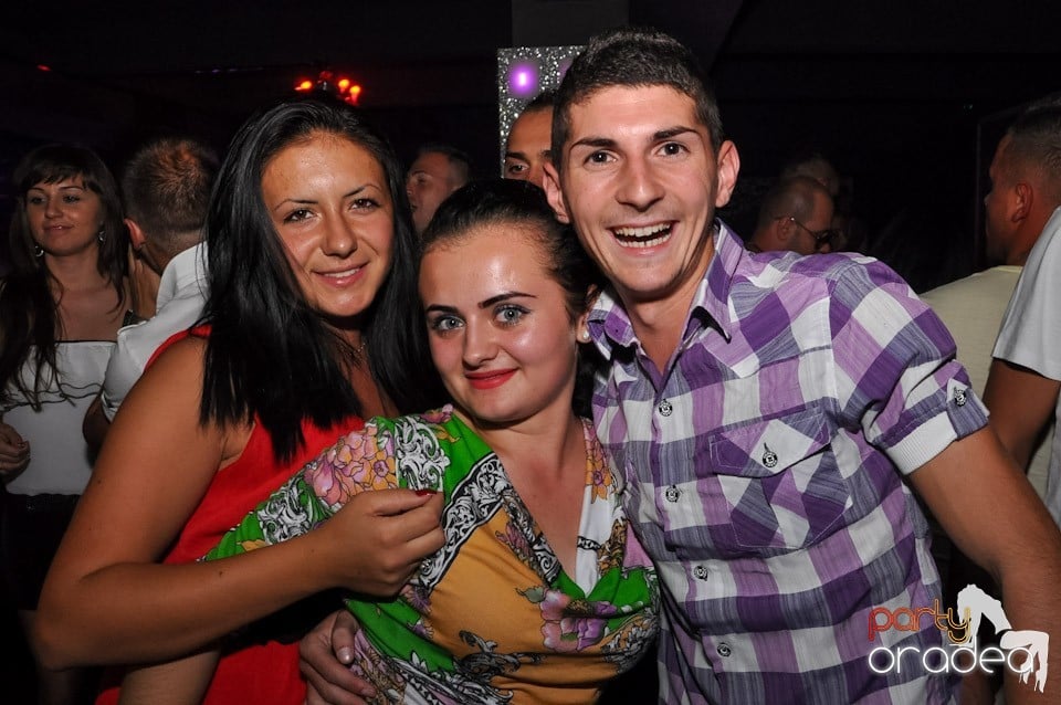 Muzică şi voie bună în Life Club,