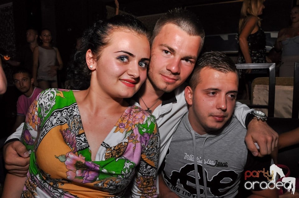 Muzică şi voie bună în Life Club,