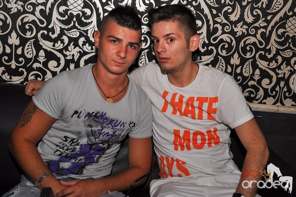 Muzică şi voie bună în Life Club,