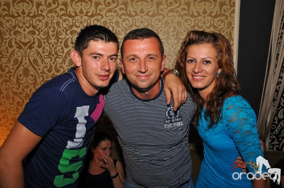 Muzică şi voie bună în Life Club,