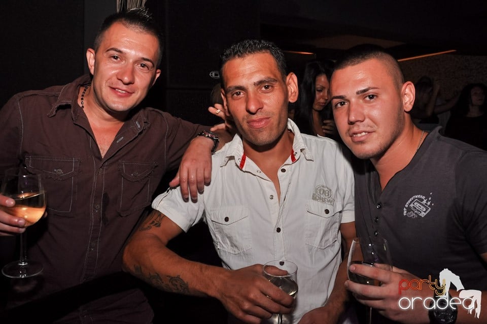 Muzică şi voie bună în Life Club,