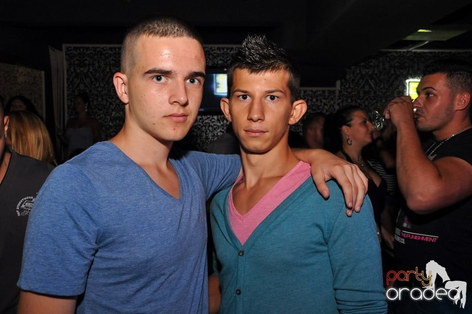 Muzică şi voie bună în Life Club,