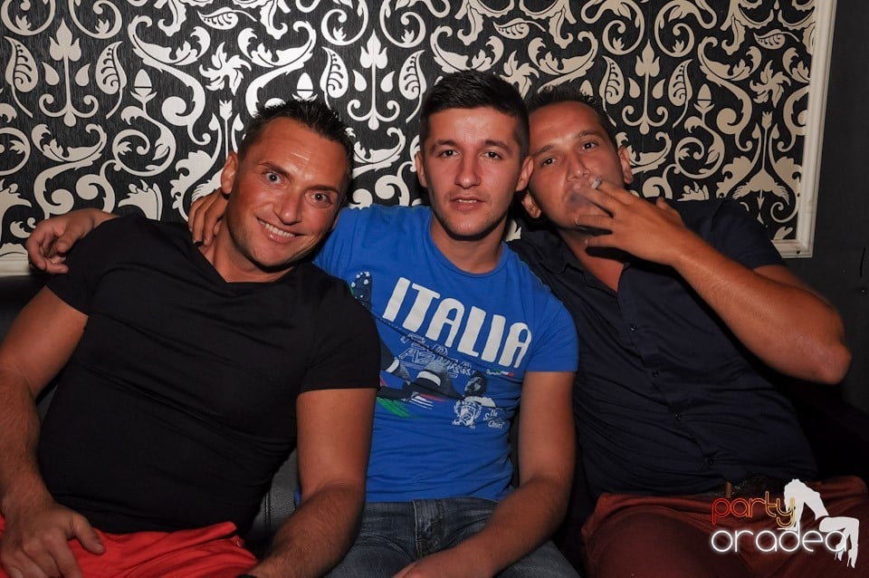 Muzică şi voie bună în Life Club,