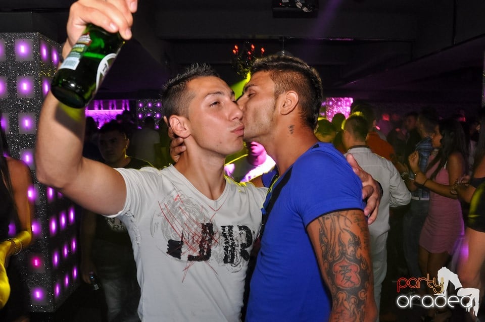 Muzică şi voie bună în Life Club,