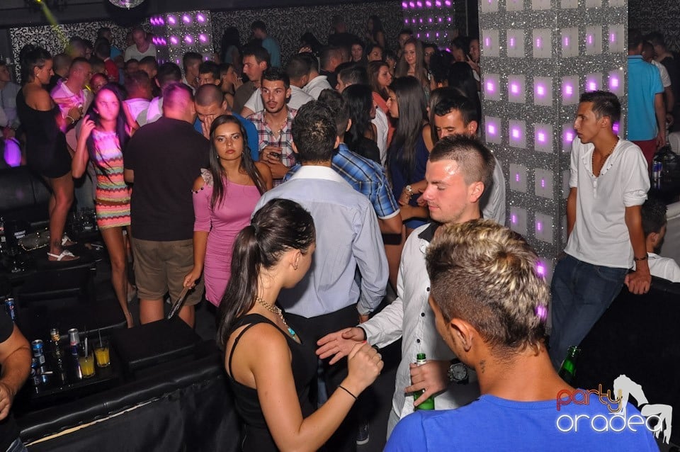 Muzică şi voie bună în Life Club, 