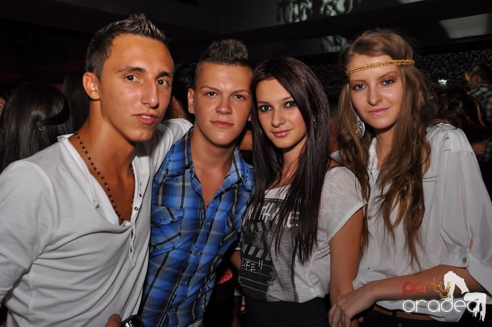 Muzică şi voie bună în Life Club,