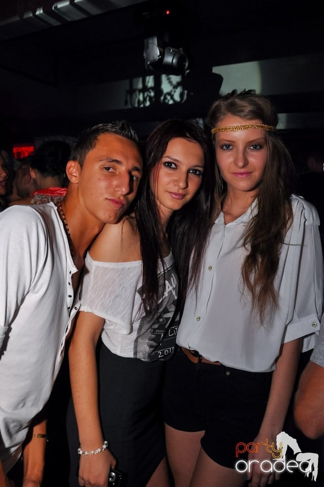 Muzică şi voie bună în Life Club,
