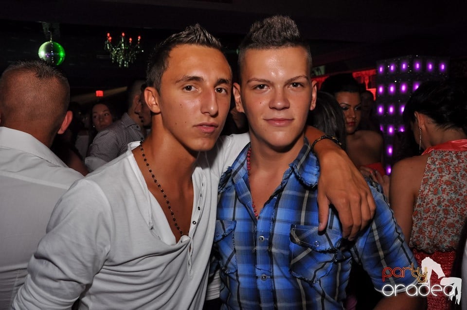 Muzică şi voie bună în Life Club,