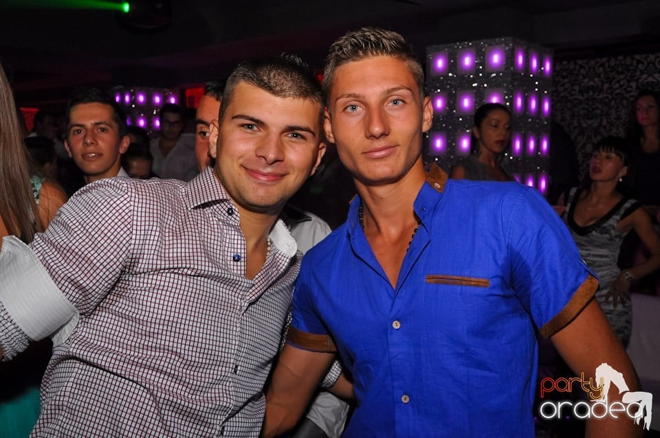 Muzică şi voie bună în Life Club,