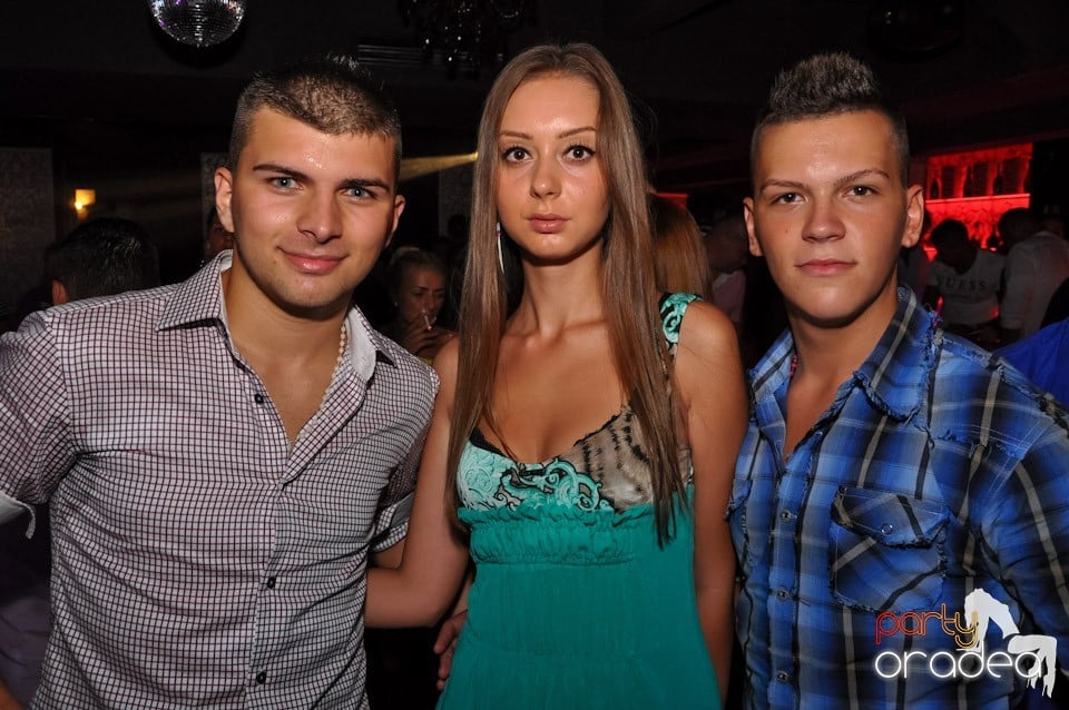 Muzică şi voie bună în Life Club, 