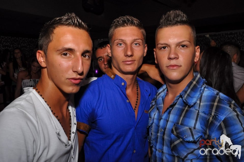Muzică şi voie bună în Life Club,