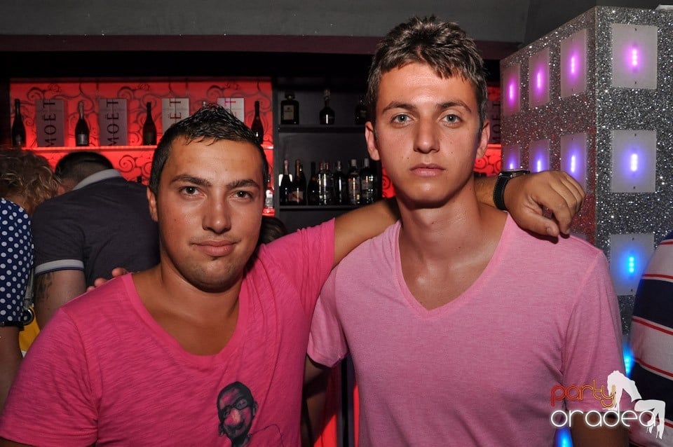 Muzică şi voie bună în Life Club,