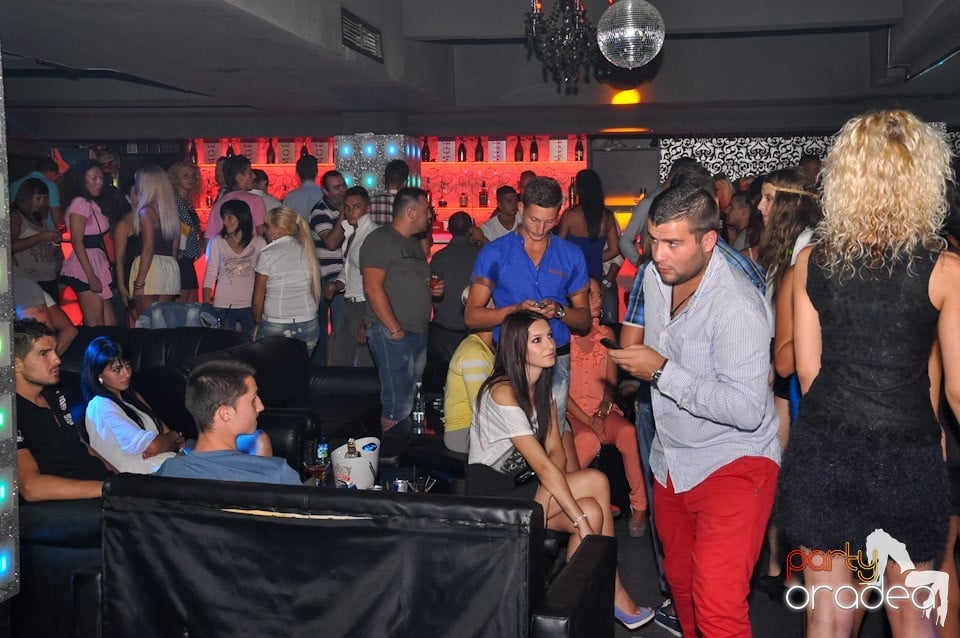 Muzică şi voie bună în Life Club,