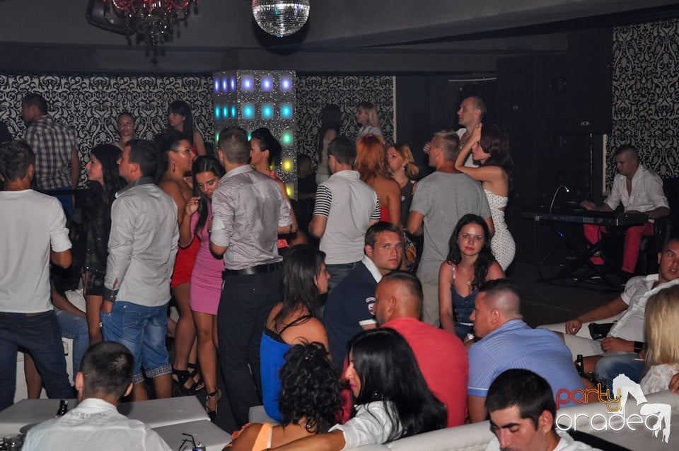 Muzică şi voie bună în Life Club,