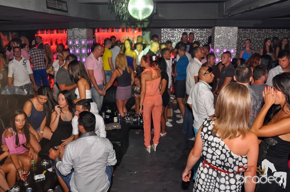 Muzică şi voie bună în Life Club,