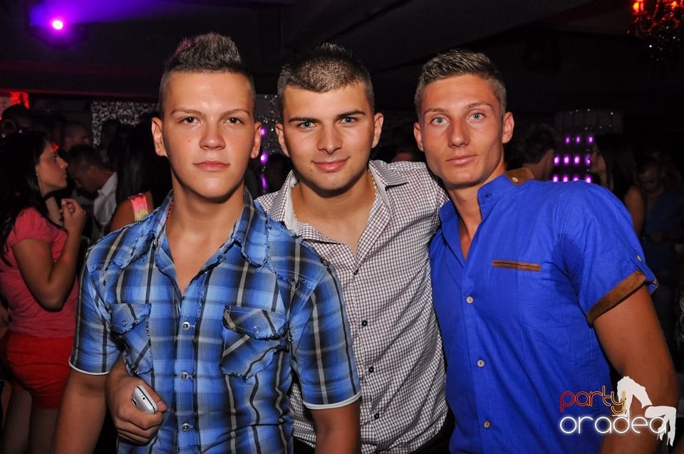 Muzică şi voie bună în Life Club,
