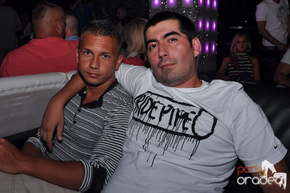 Muzică şi voie bună în Life Club, 