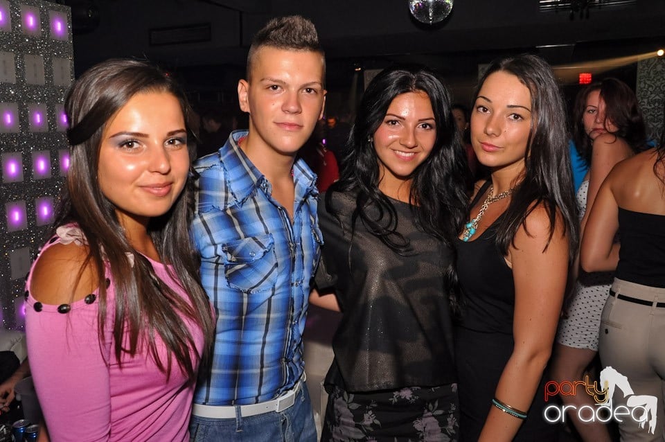 Muzică şi voie bună în Life Club,