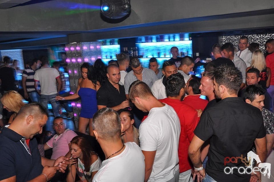Muzică şi voie bună în Life Club,
