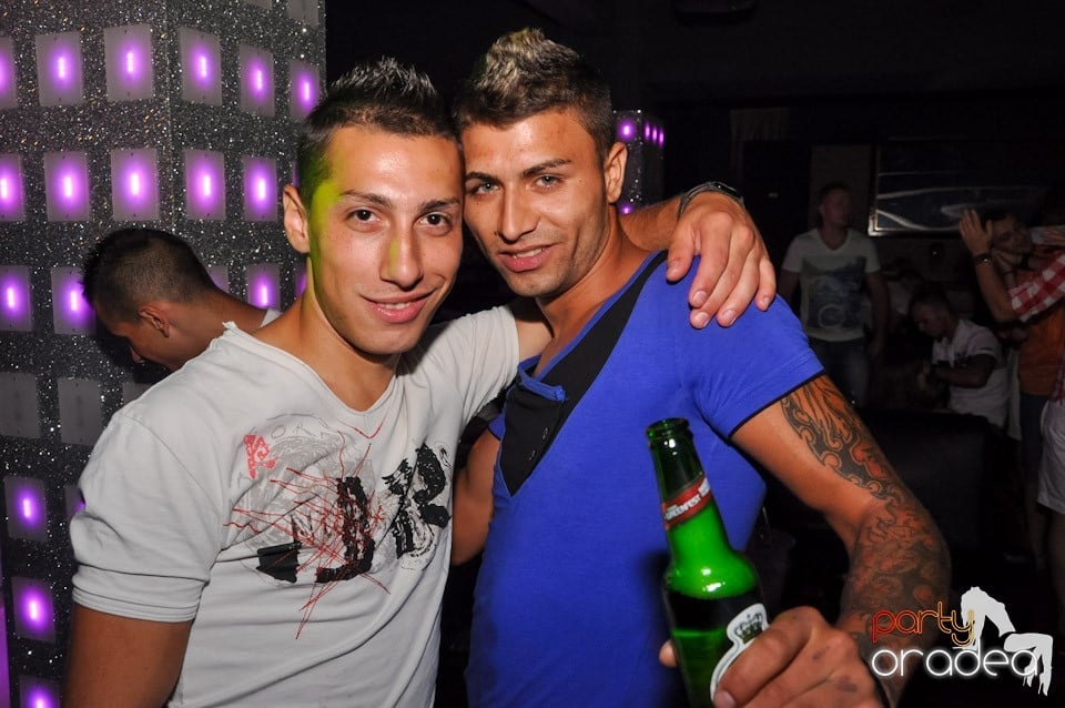 Muzică şi voie bună în Life Club,
