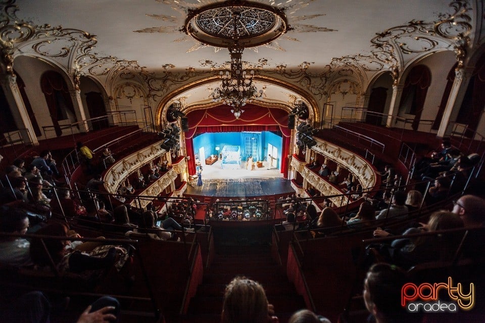 Napoleon era ... fată!, Teatrul Regina Maria