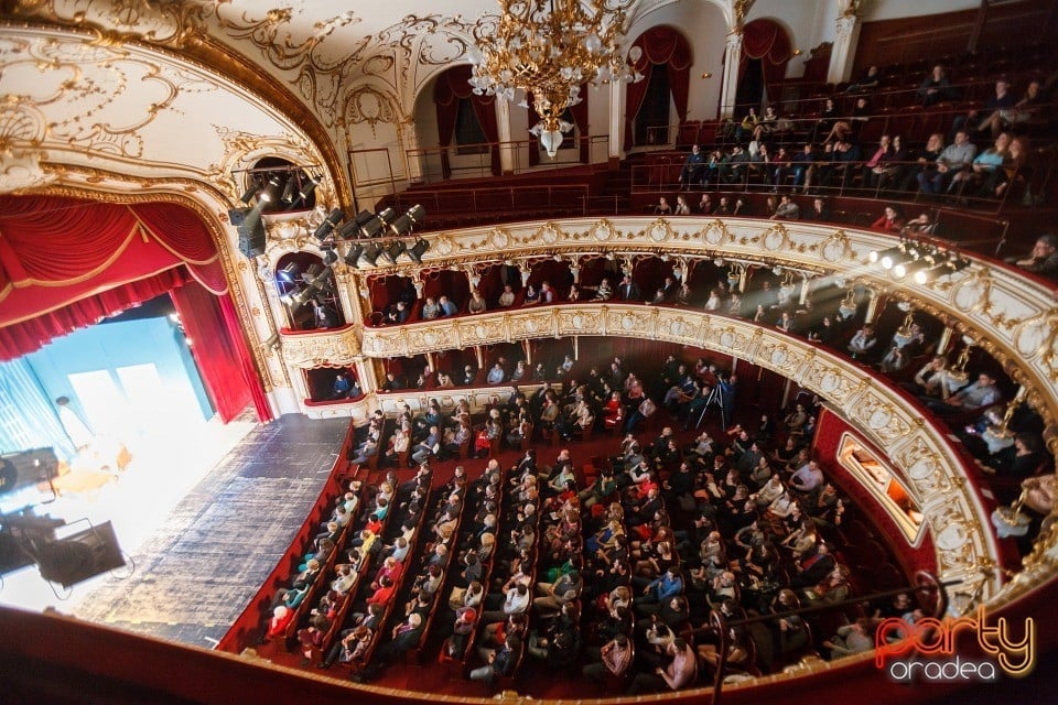 Napoleon era ... fată!, Teatrul Regina Maria