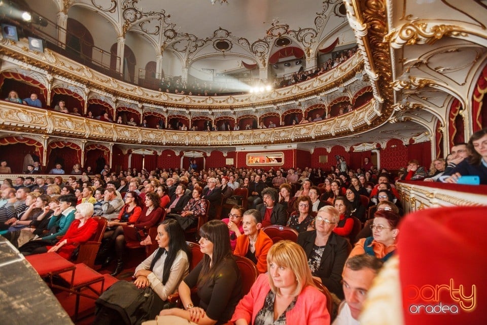 Napoleon era ... fată!, Teatrul Regina Maria