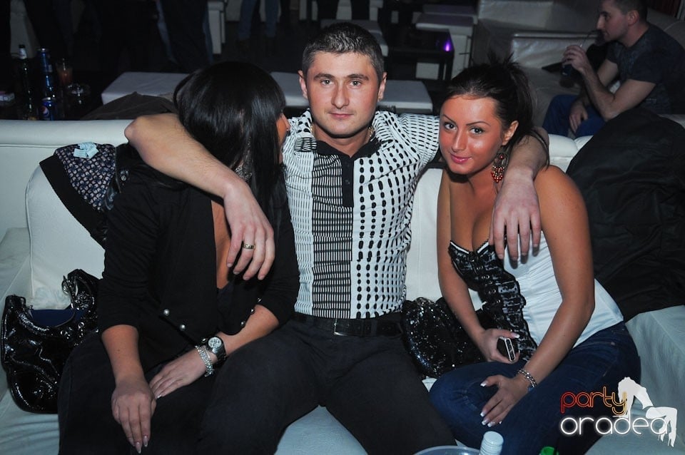 Nebunie în Club Life, 