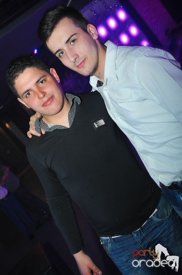 Nebunie în Club Life, 