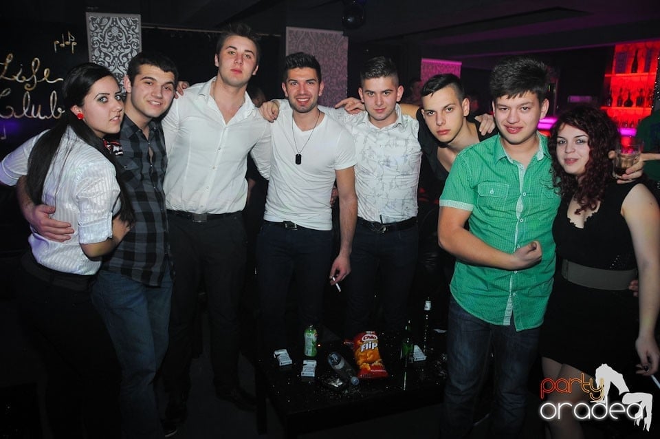 Nebunie în Club Life, 