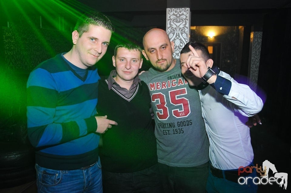 Nebunie în Club Life, 