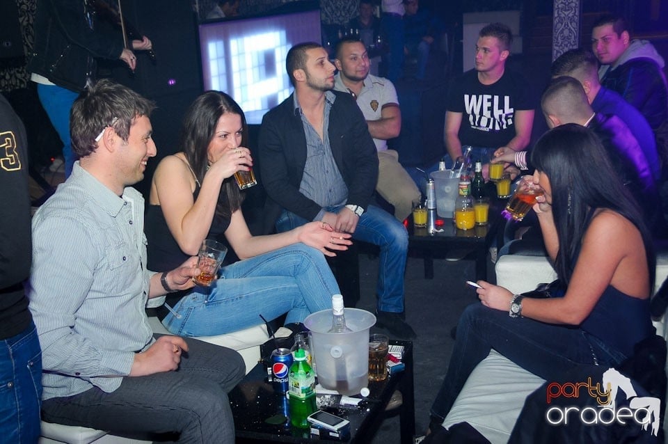 Nebunie în Club Life, 